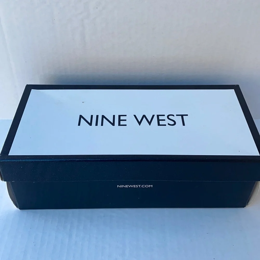 Nine West reposhing this
